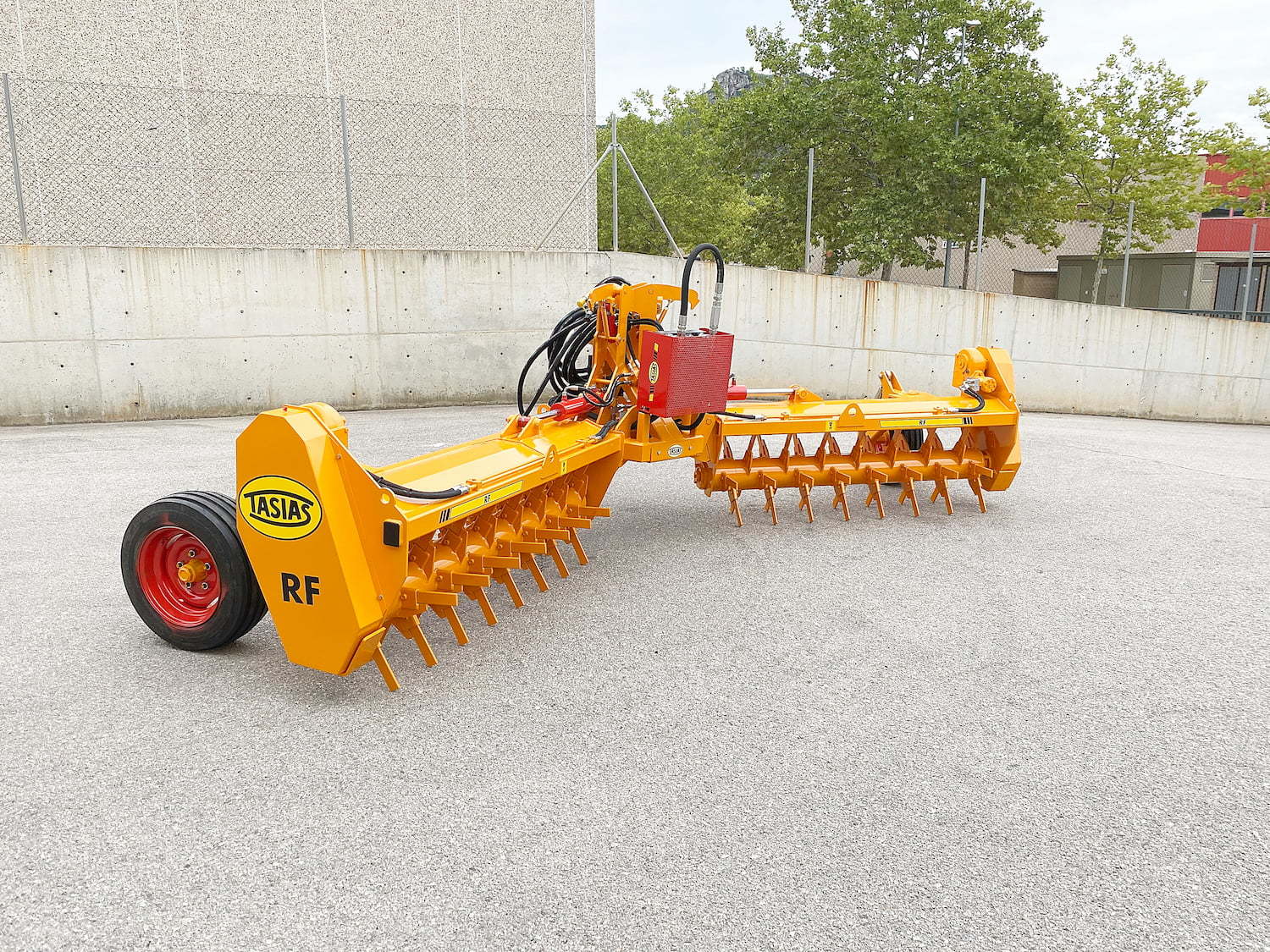 El nuevo Rastrillo Hilerador de Piedras RF de Tasias. #InnovaciónAgrícola 25