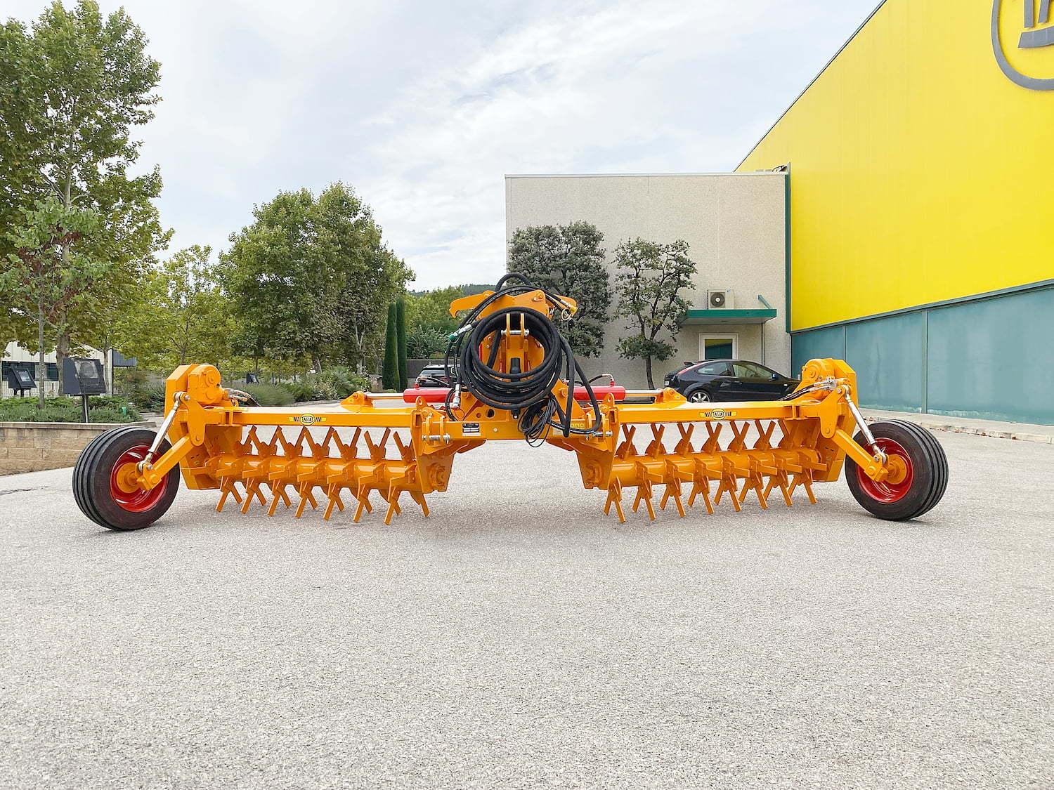 El nuevo Rastrillo Hilerador de Piedras RF de Tasias. #InnovaciónAgrícola 2