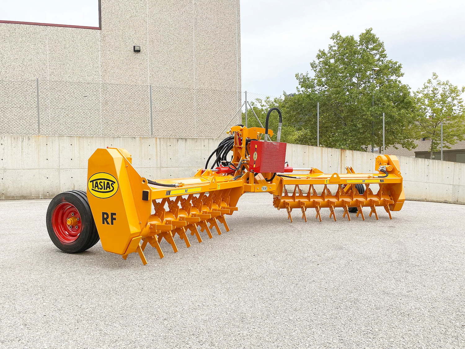 El nuevo Rastrillo Hilerador de Piedras RF de Tasias. #InnovaciónAgrícola 3