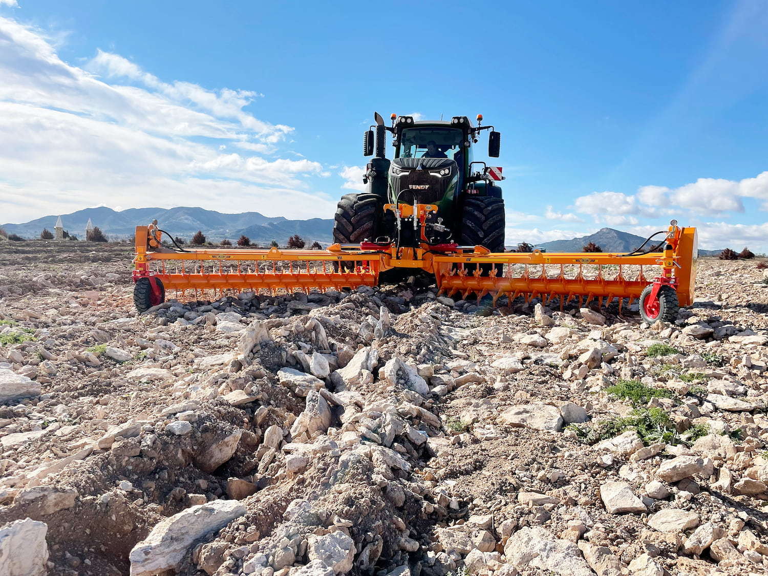 El nuevo Rastrillo Hilerador de Piedras RF de Tasias. #InnovaciónAgrícola 6