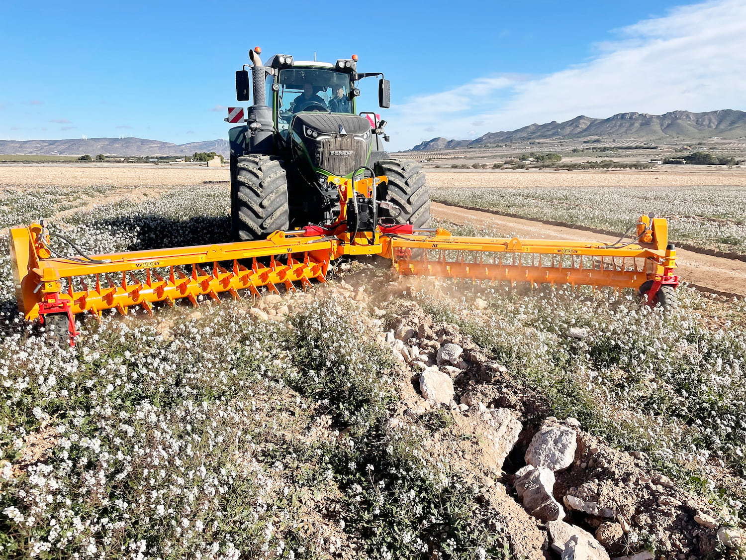 El nuevo Rastrillo Hilerador de Piedras RF de Tasias. #InnovaciónAgrícola 10