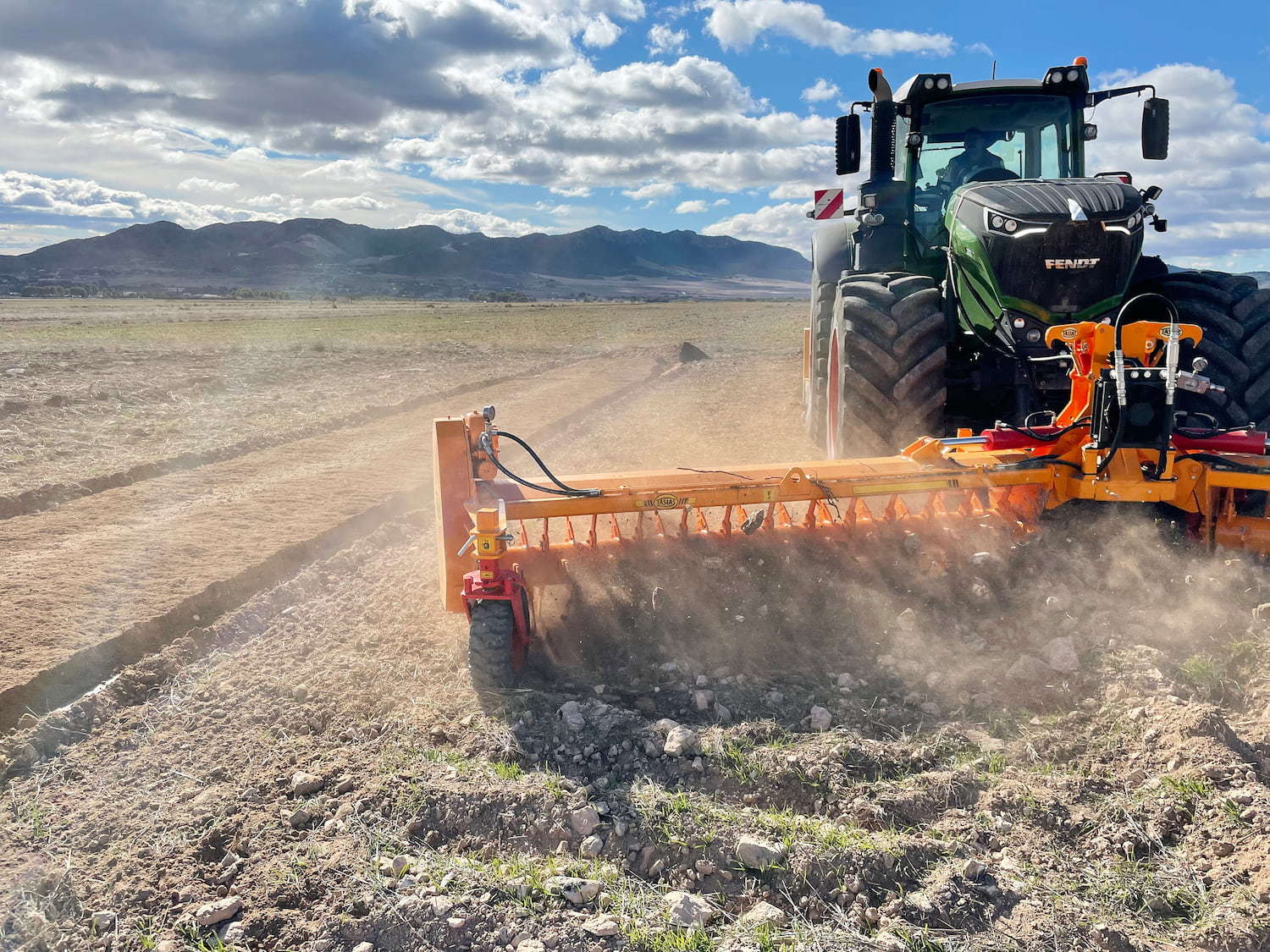 El nuevo Rastrillo Hilerador de Piedras RF de Tasias. #InnovaciónAgrícola 16