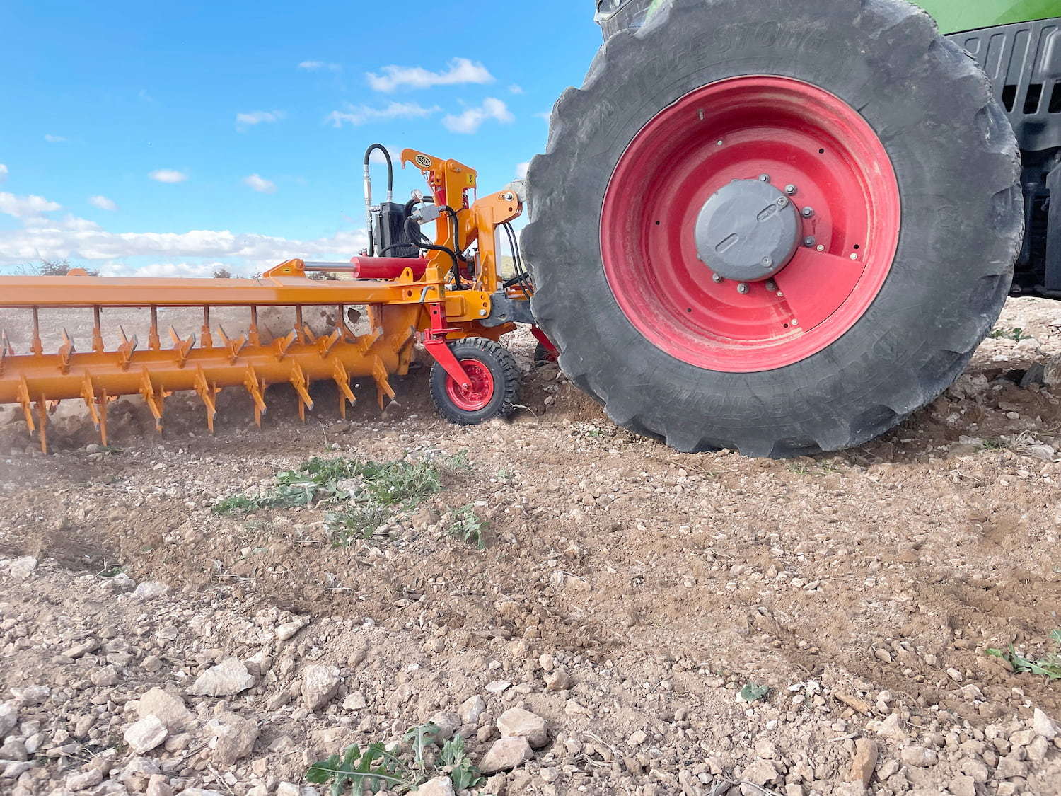 Rastrillo hilerador de piedras RF 25