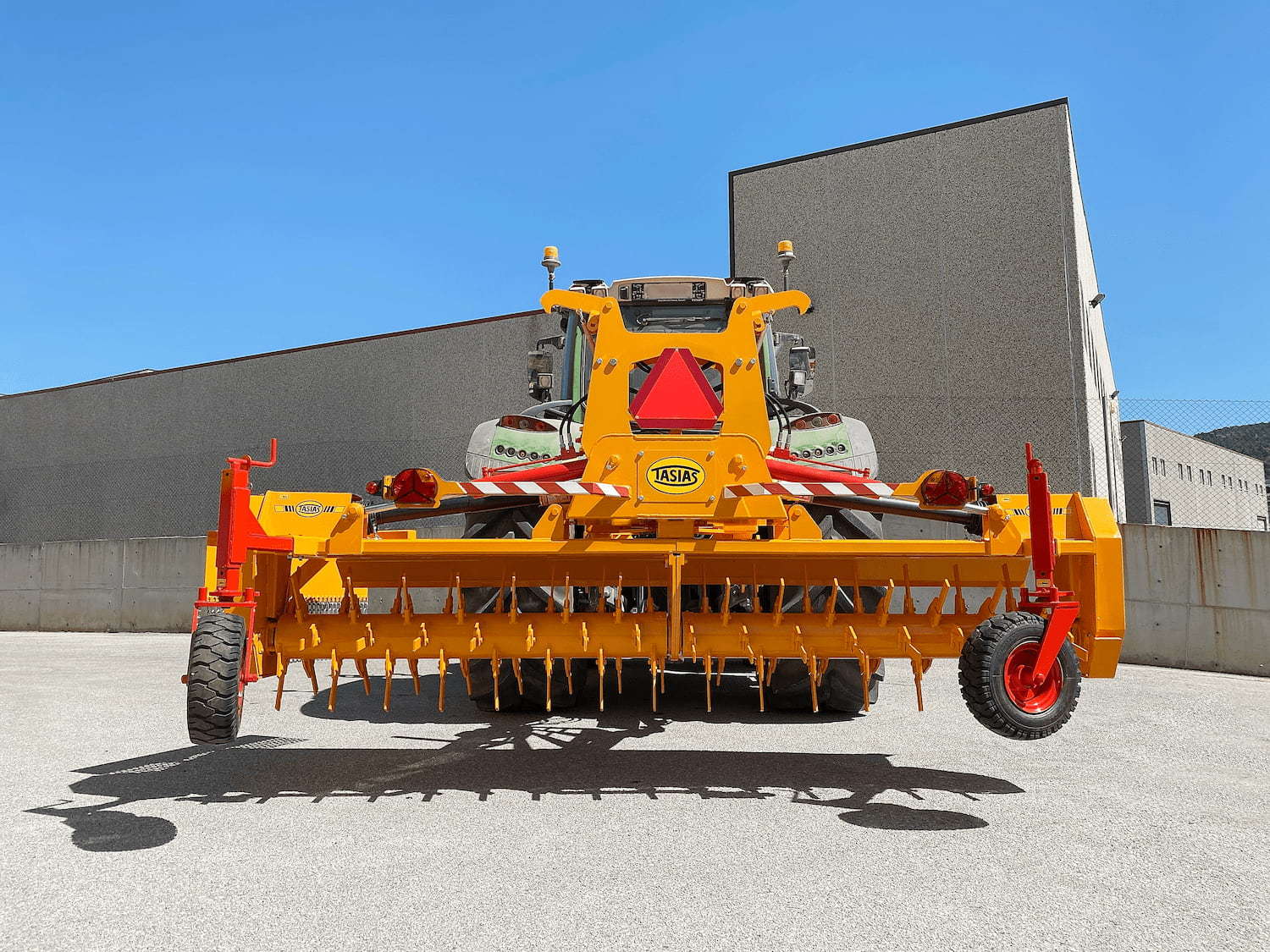 Rastrillo hilerador de piedras RP 4